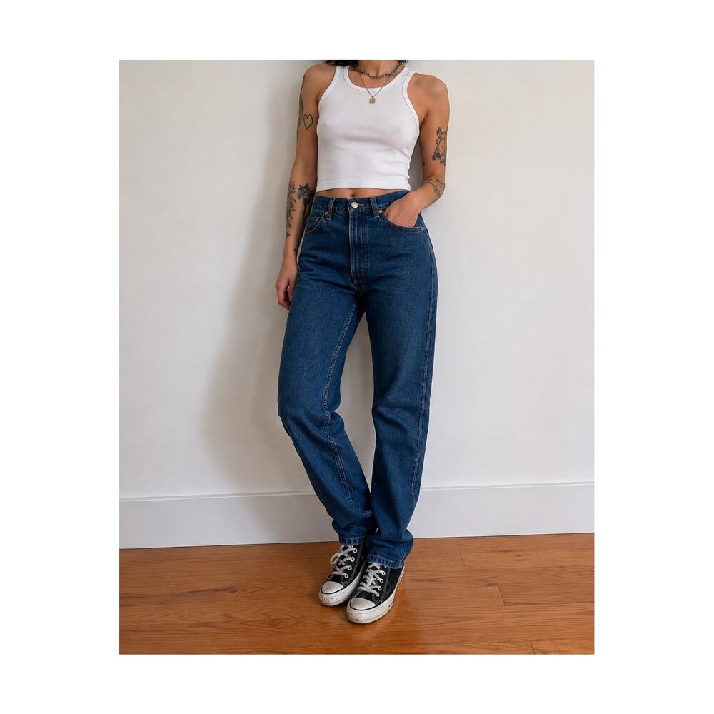 Vintage y2k Levi’s 550 Relaxed Fit Tapered Jeans Women’s Dark Wash-size 28 x 30